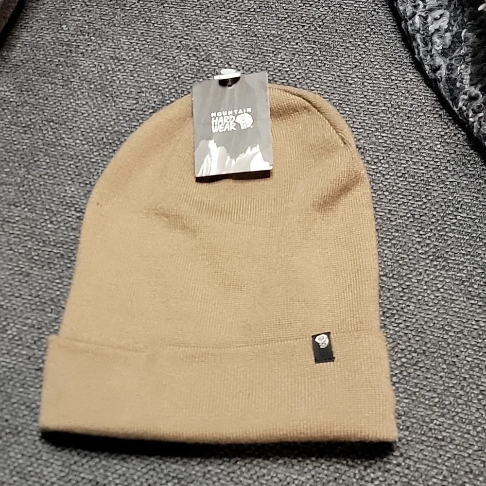 ❄️Mountain Hardwear🔥Unisex Everyone's Favorite Beanie🧡 Super Soft and Comfy!